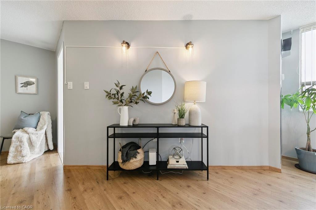 1110 Walden Circle, Mississauga, ON - Indoor Photo Showing Other Room