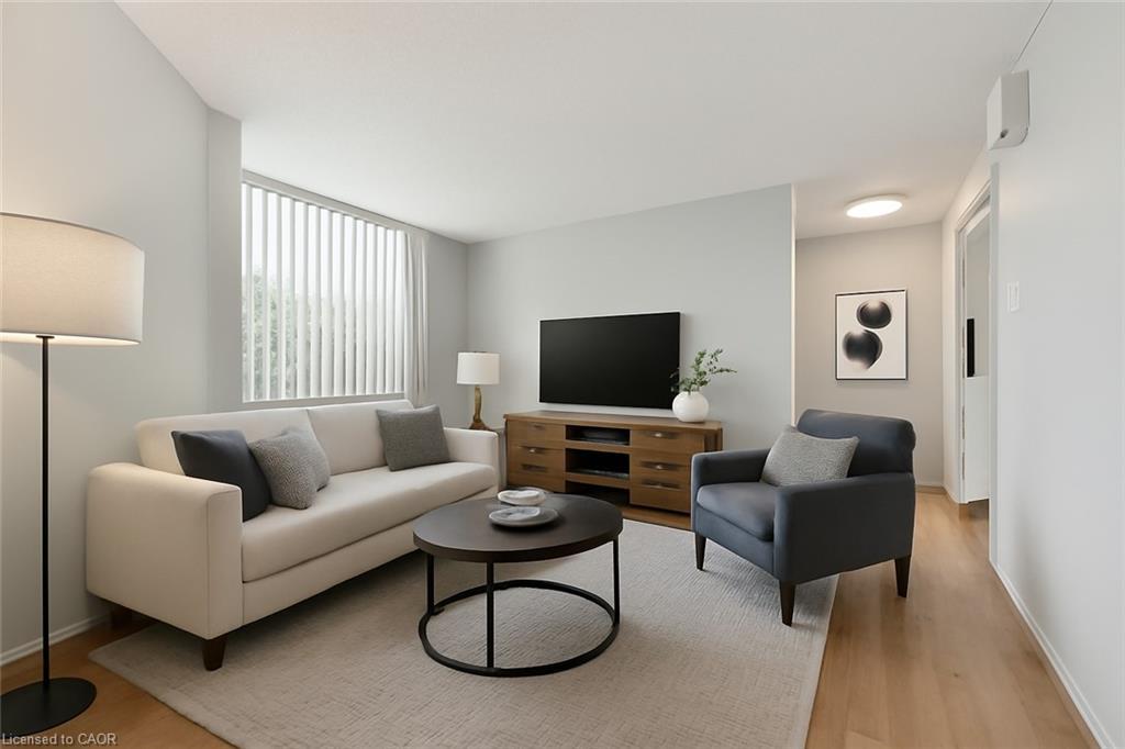 1110 Walden Circle, Mississauga, ON - Indoor Photo Showing Living Room