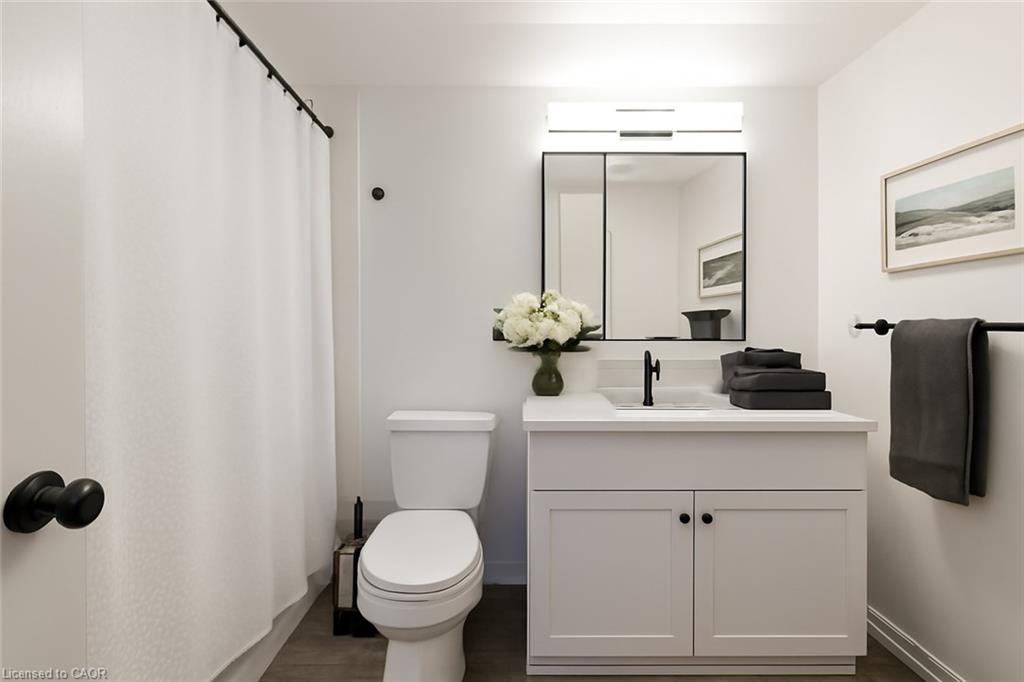1110 Walden Circle, Mississauga, ON - Indoor Photo Showing Bathroom