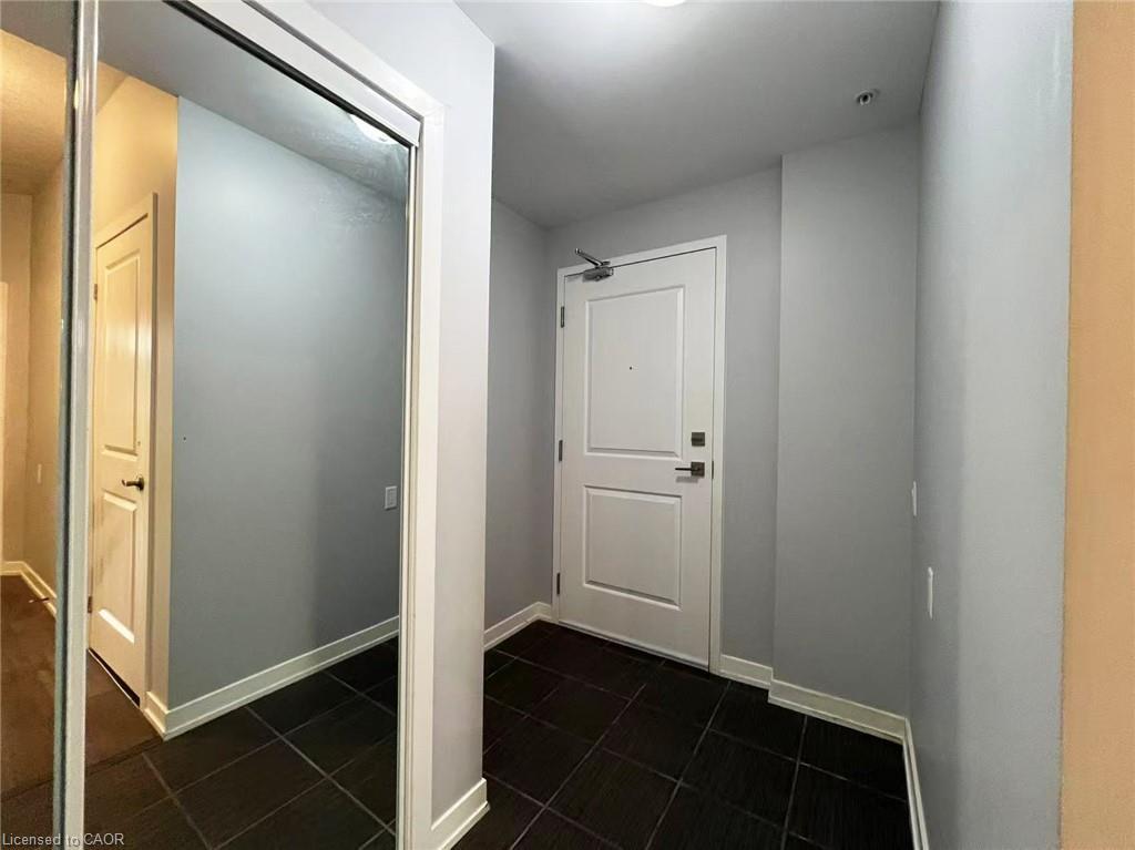 602-85 Robinson Street, Hamilton, ON - Indoor Photo Showing Other Room