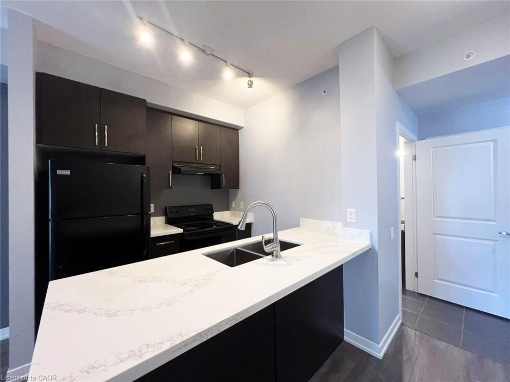 602-85 Robinson Street, Hamilton, ON - Indoor Photo Showing Kitchen With Double Sink