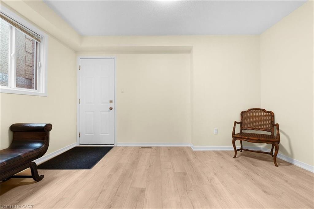90 Westlawn Drive, Hamilton, ON - Indoor Photo Showing Other Room