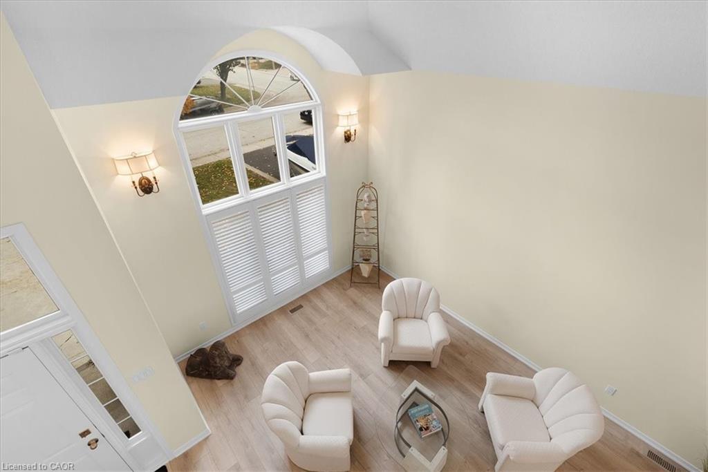 90 Westlawn Drive, Hamilton, ON - Indoor Photo Showing Other Room