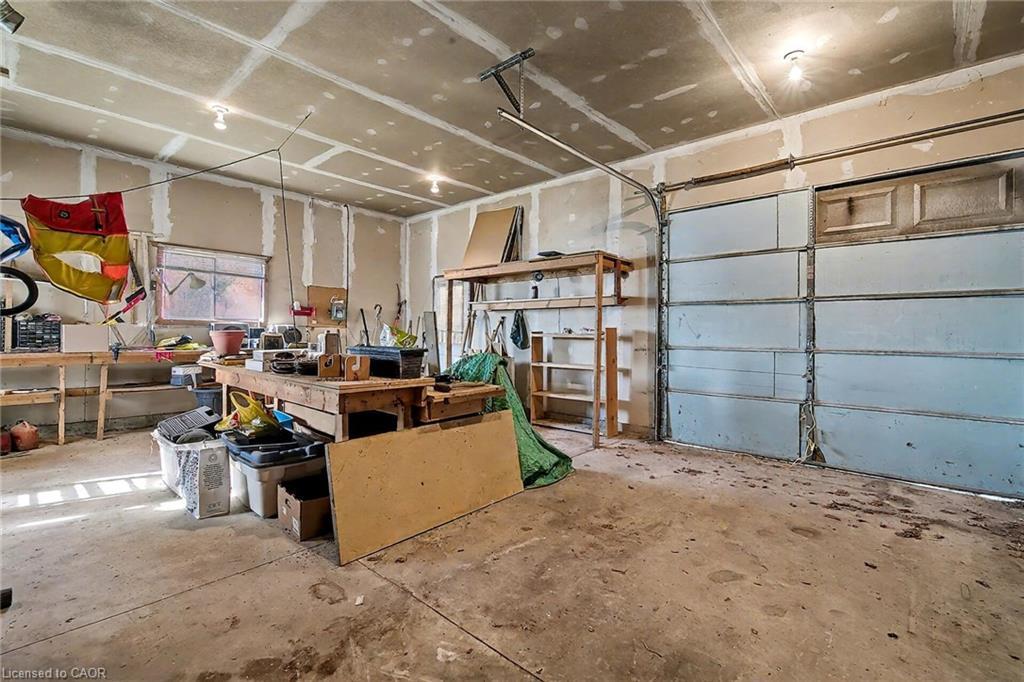 6361 16Th Line, Minto, ON - Indoor Photo Showing Garage