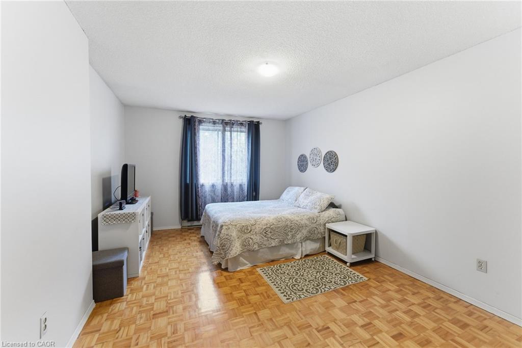 175-2170 Bromsgrove Road, Mississauga, ON - Indoor Photo Showing Bedroom