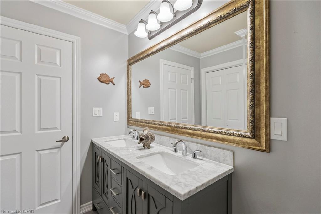 122769 Grey Road 9, West Grey, ON - Indoor Photo Showing Bathroom