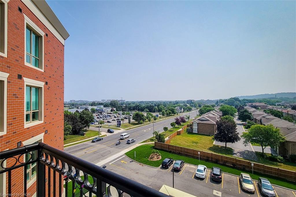 515-2750 King Street E, Hamilton, ON - Outdoor