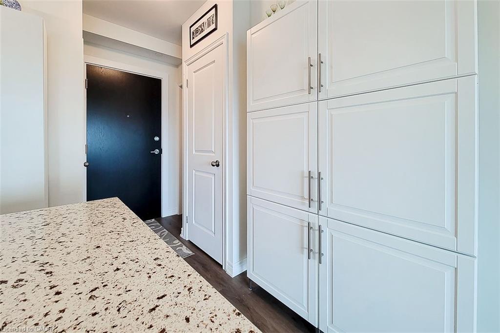 515-2750 King Street E, Hamilton, ON - Indoor