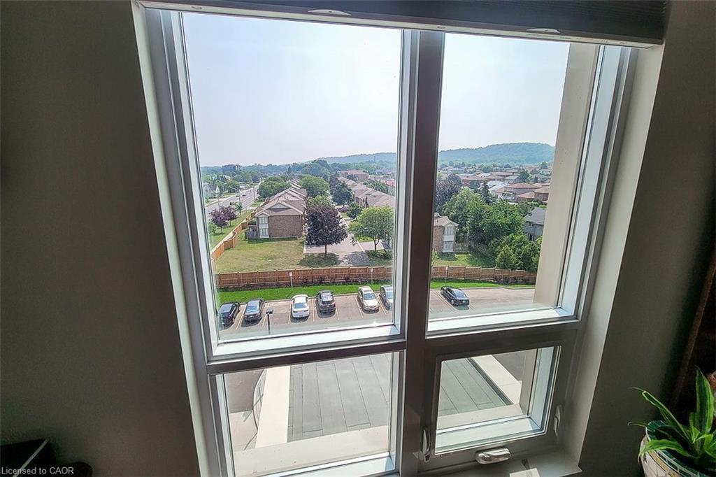 515-2750 King Street E, Hamilton, ON - Indoor Photo Showing Other Room