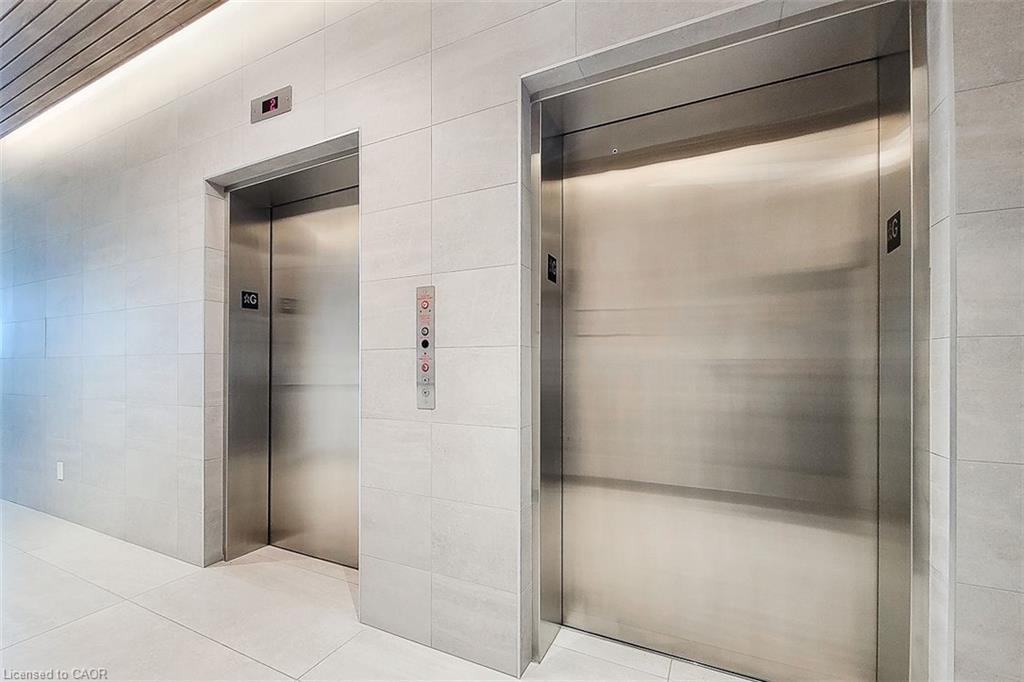 515-2750 King Street E, Hamilton, ON - Indoor Photo Showing Bathroom