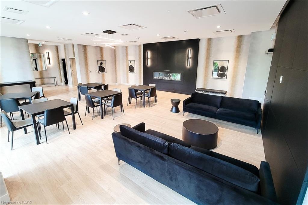 515-2750 King Street E, Hamilton, ON - Indoor