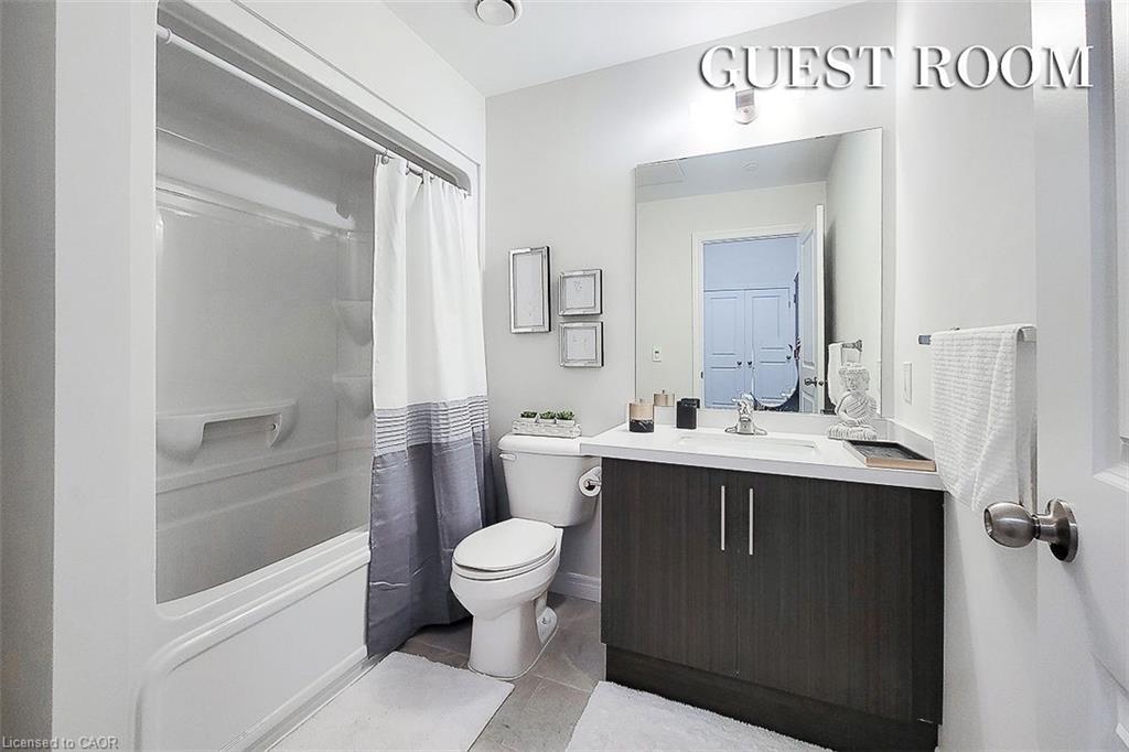 515-2750 King Street E, Hamilton, ON - Indoor Photo Showing Bathroom