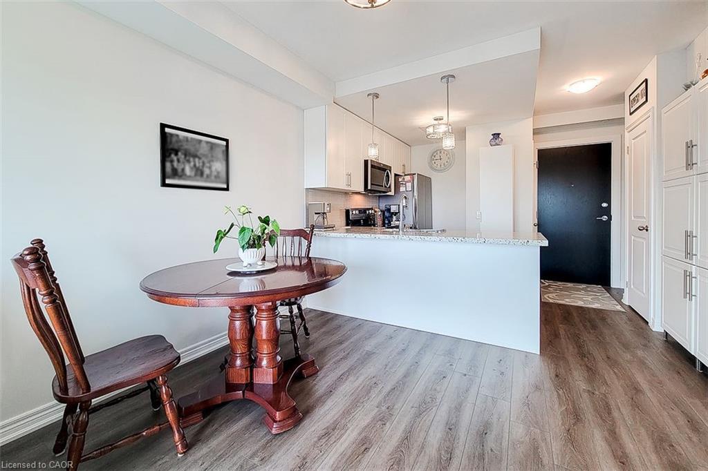 515-2750 King Street E, Hamilton, ON - Indoor Photo Showing Dining Room