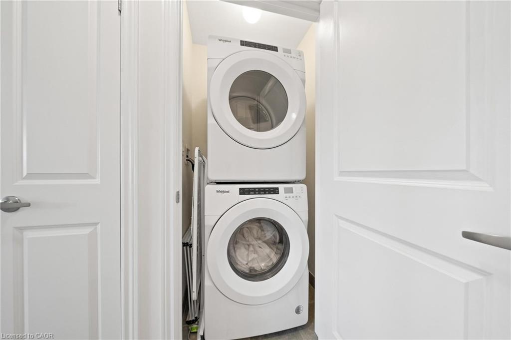 144 Sonoma Lane, Hamilton, ON - Indoor Photo Showing Laundry Room