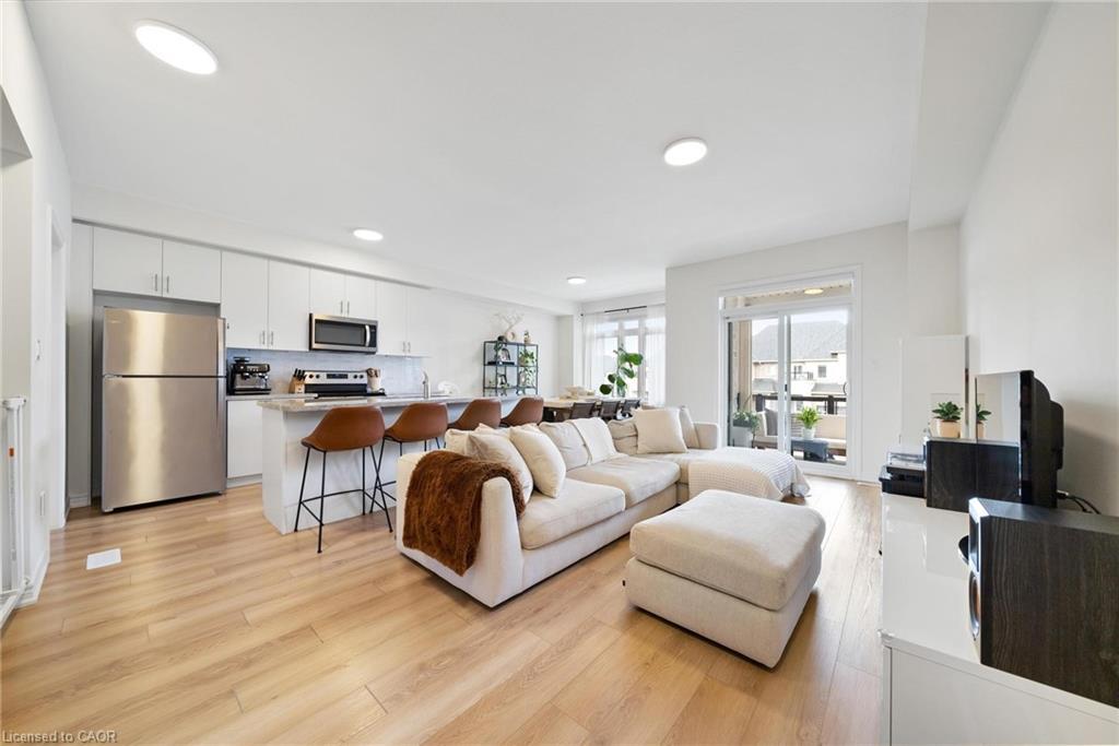 144 Sonoma Lane, Hamilton, ON - Indoor Photo Showing Other Room