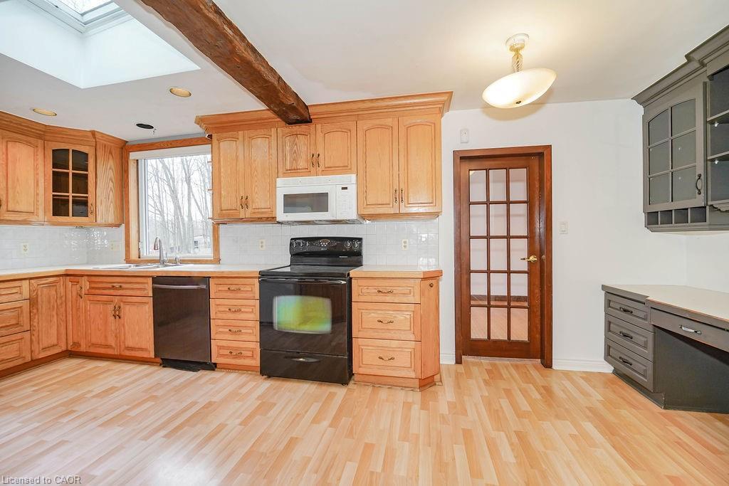 3364 Burnhamthorpe Road W, Oakville, ON - Indoor Photo Showing Kitchen