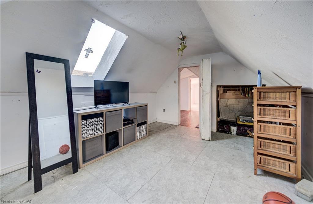 82 Simcoe Street E, Hamilton, ON - Indoor