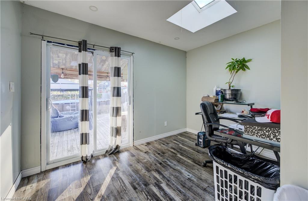 82 Simcoe Street E, Hamilton, ON - Indoor Photo Showing Other Room