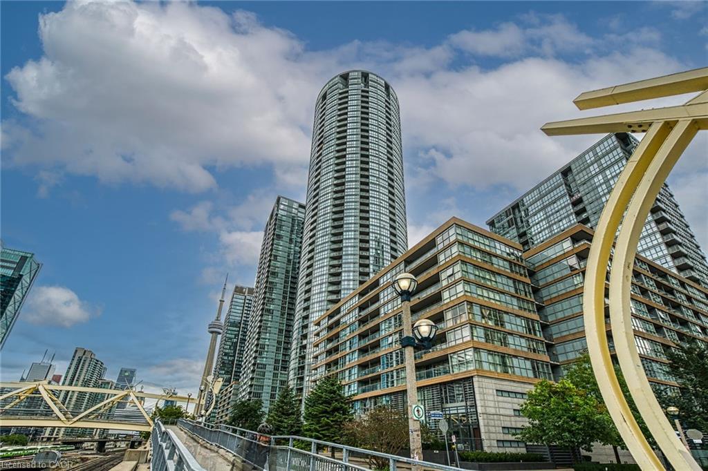 1205-15 Iceboat Terrace, Toronto, ON - Outdoor With Facade