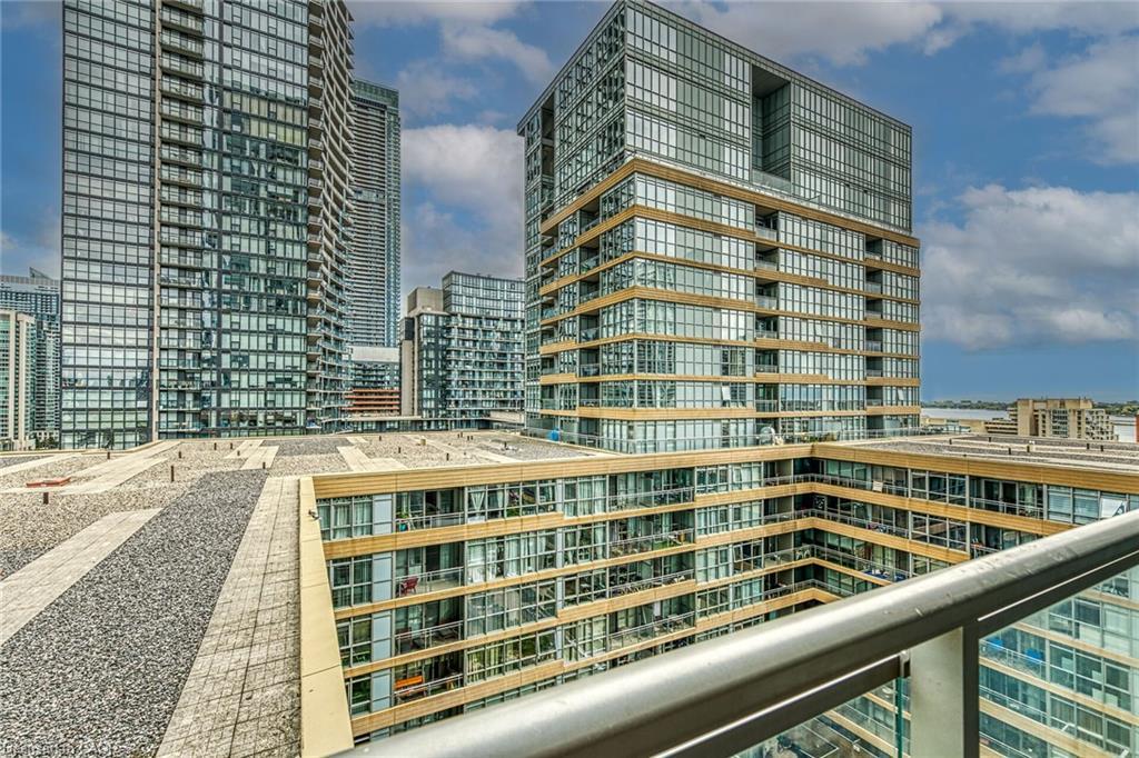 1205-15 Iceboat Terrace, Toronto, ON - Outdoor With Facade