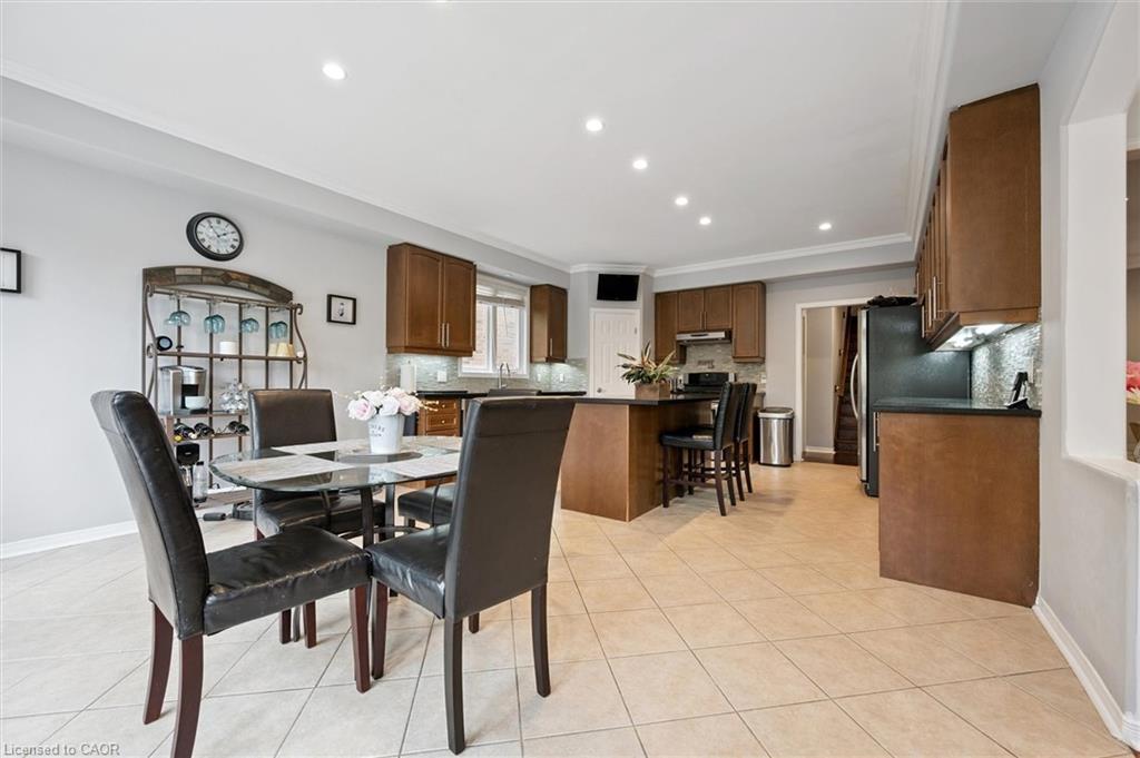 305 Pine Valley Drive, Kitchener, ON - Indoor Photo Showing Dining Room