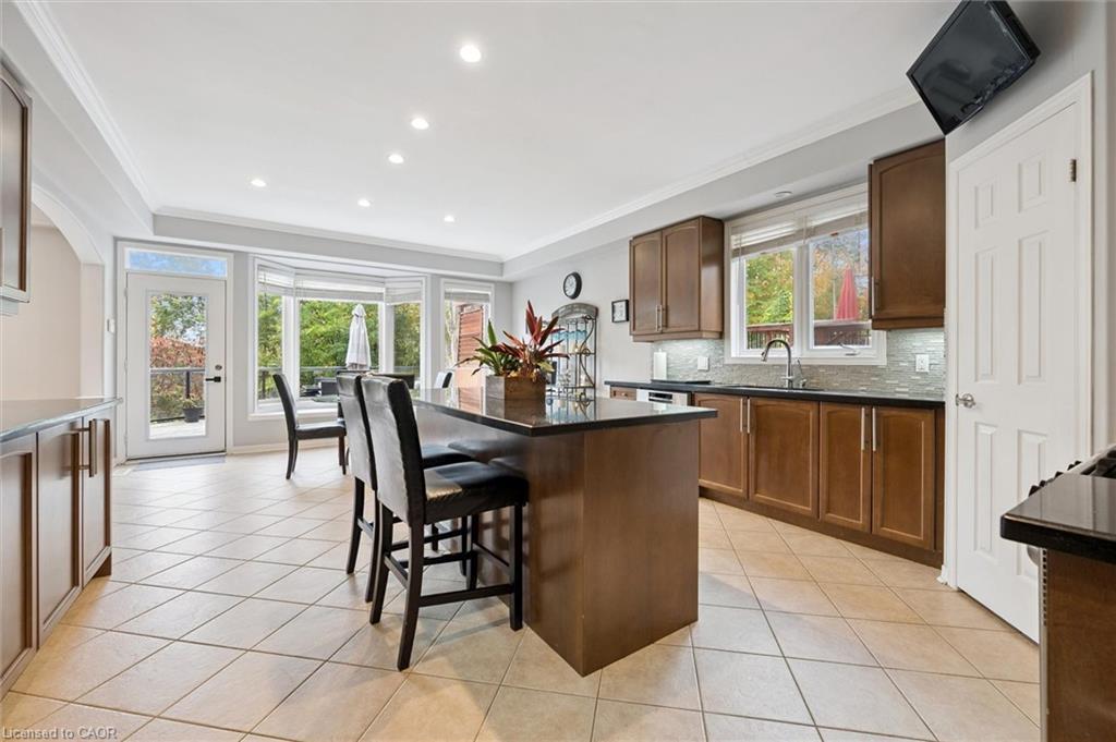 305 Pine Valley Drive, Kitchener, ON - Indoor