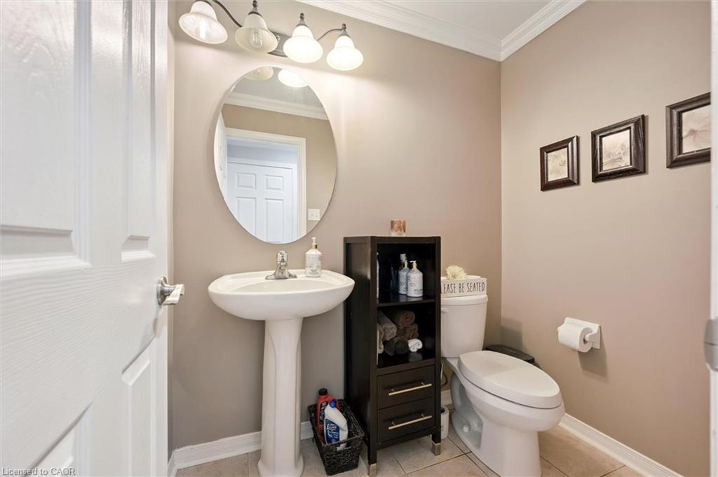 305 Pine Valley Drive, Kitchener, ON - Indoor Photo Showing Bathroom