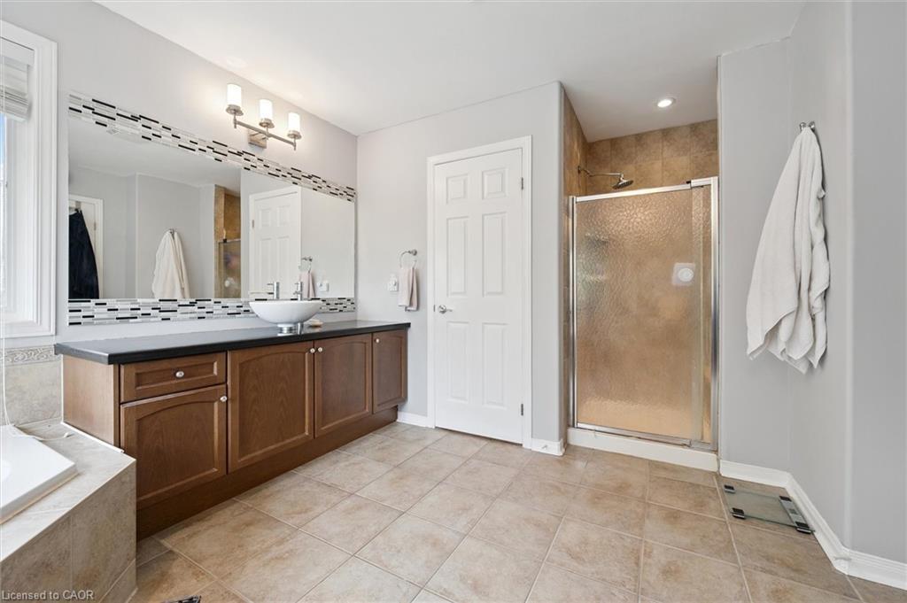 305 Pine Valley Drive, Kitchener, ON - Indoor Photo Showing Bathroom