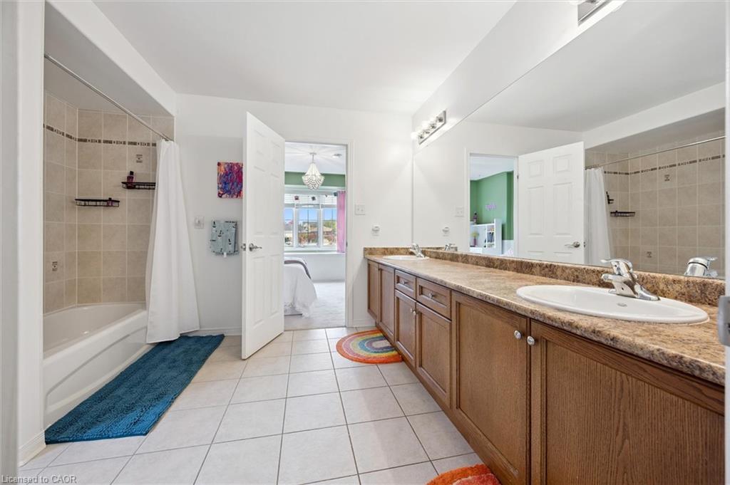 305 Pine Valley Drive, Kitchener, ON - Indoor Photo Showing Bathroom