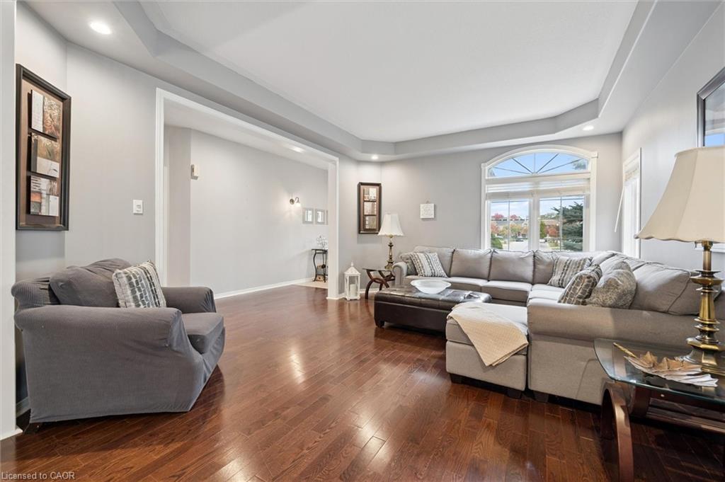 305 Pine Valley Drive, Kitchener, ON - Indoor Photo Showing Living Room