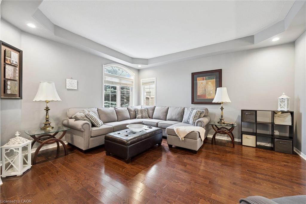 305 Pine Valley Drive, Kitchener, ON - Indoor Photo Showing Living Room