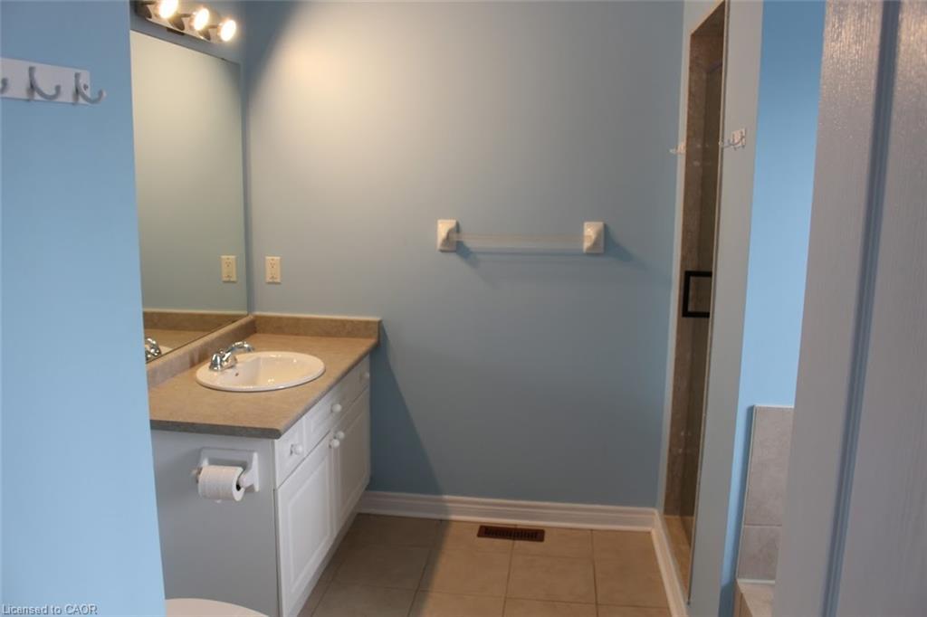 2128 Blackforest Crescent, Oakville, ON - Indoor Photo Showing Bathroom