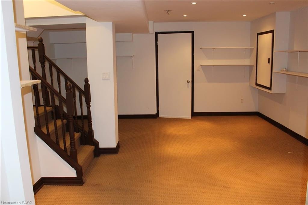 2128 Blackforest Crescent, Oakville, ON - Indoor Photo Showing Other Room