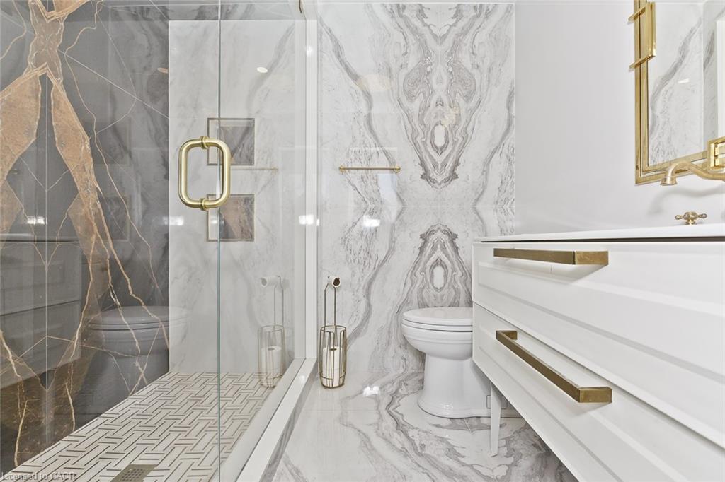 214 Ashford Drive, Barrie, ON - Indoor Photo Showing Bathroom