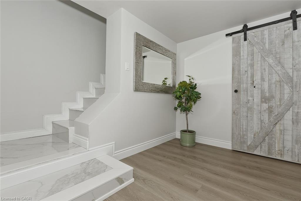 214 Ashford Drive, Barrie, ON - Indoor Photo Showing Other Room