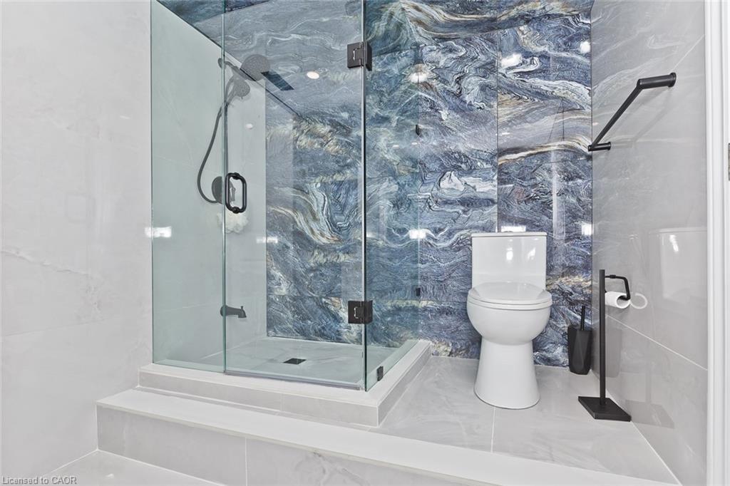 214 Ashford Drive, Barrie, ON - Indoor Photo Showing Bathroom