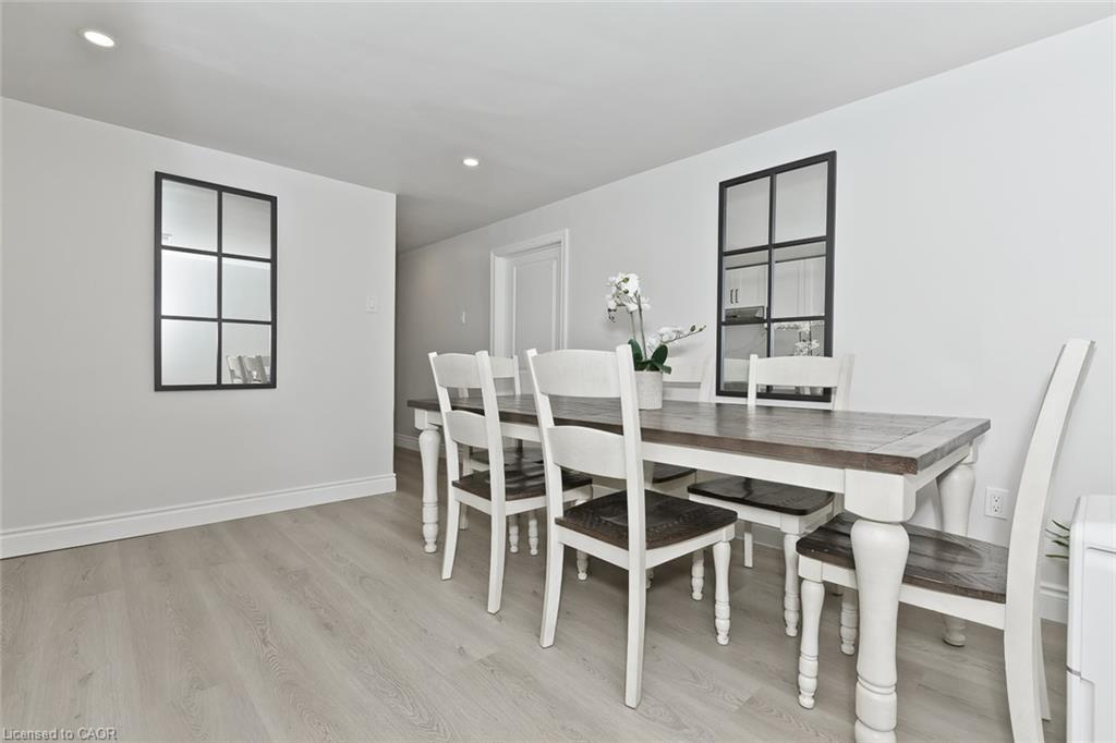 214 Ashford Drive, Barrie, ON - Indoor Photo Showing Dining Room
