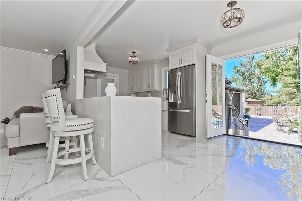 214 Ashford Drive, Barrie, ON - Indoor