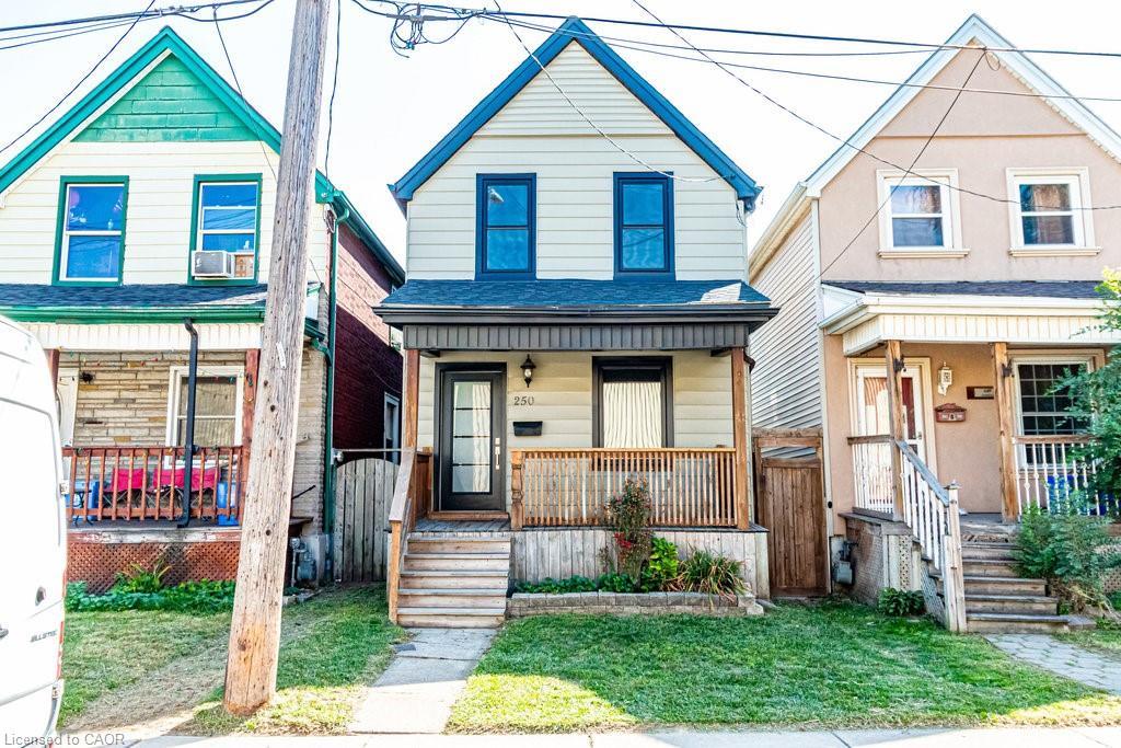 250 Avondale Street, Hamilton, ON - Outdoor With Deck Patio Veranda With Facade