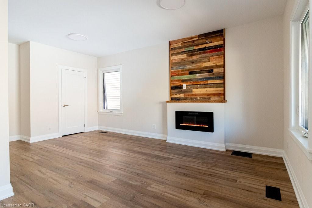 250 Avondale Street, Hamilton, ON - Indoor Photo Showing Other Room With Fireplace