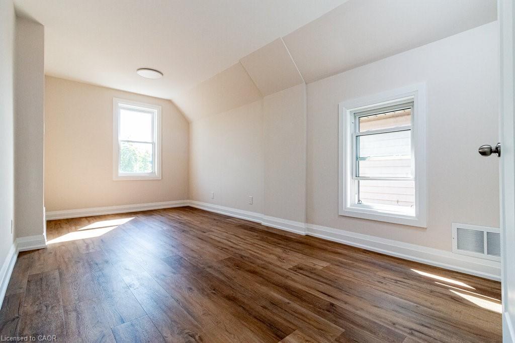 250 Avondale Street, Hamilton, ON - Indoor Photo Showing Other Room