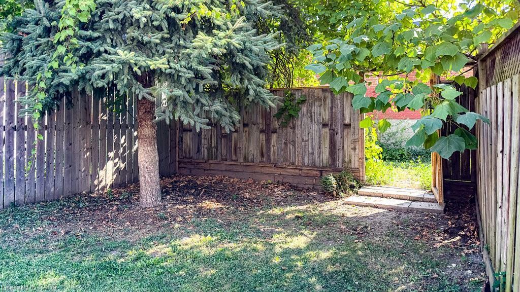 250 Avondale Street, Hamilton, ON - Outdoor