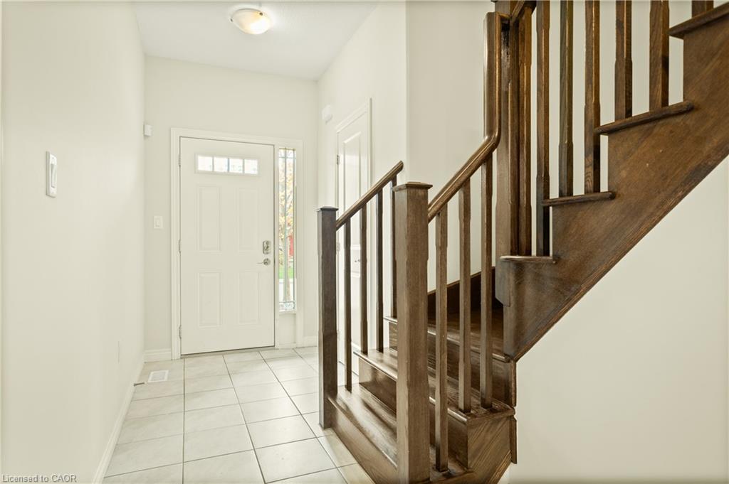 33-6 Chestnut Drive, Grimsby, ON - Indoor Photo Showing Other Room