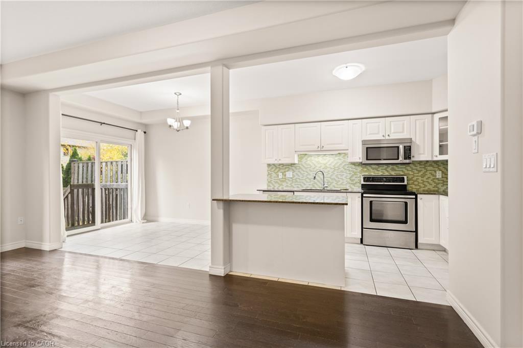 33-6 Chestnut Drive, Grimsby, ON - Indoor Photo Showing Kitchen