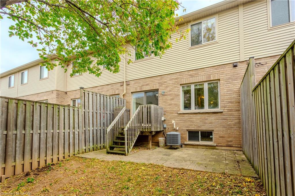 33-6 Chestnut Drive, Grimsby, ON - Outdoor With Exterior