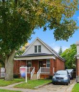 92 Huxley Avenue S Hamilton, ON L8K 2P8