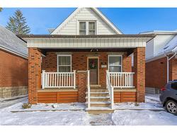 92 Huxley Avenue S Hamilton, ON L8K 2P8