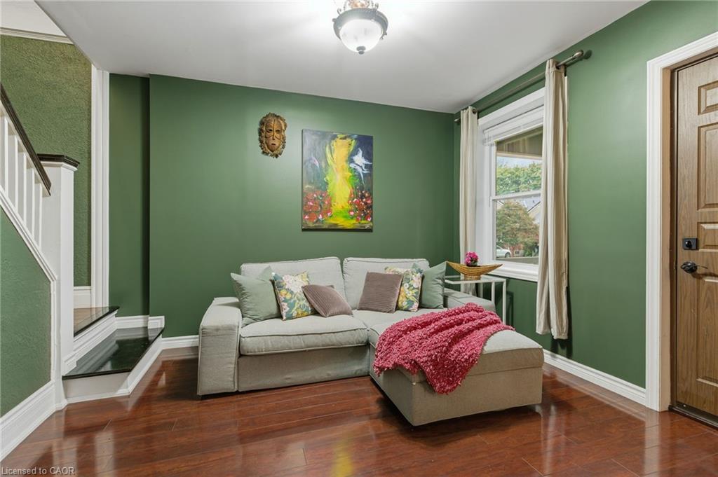 92 Huxley Avenue S, Hamilton, ON - Indoor