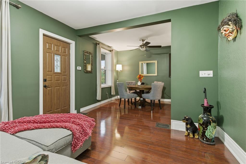 92 Huxley Avenue S, Hamilton, ON - Indoor