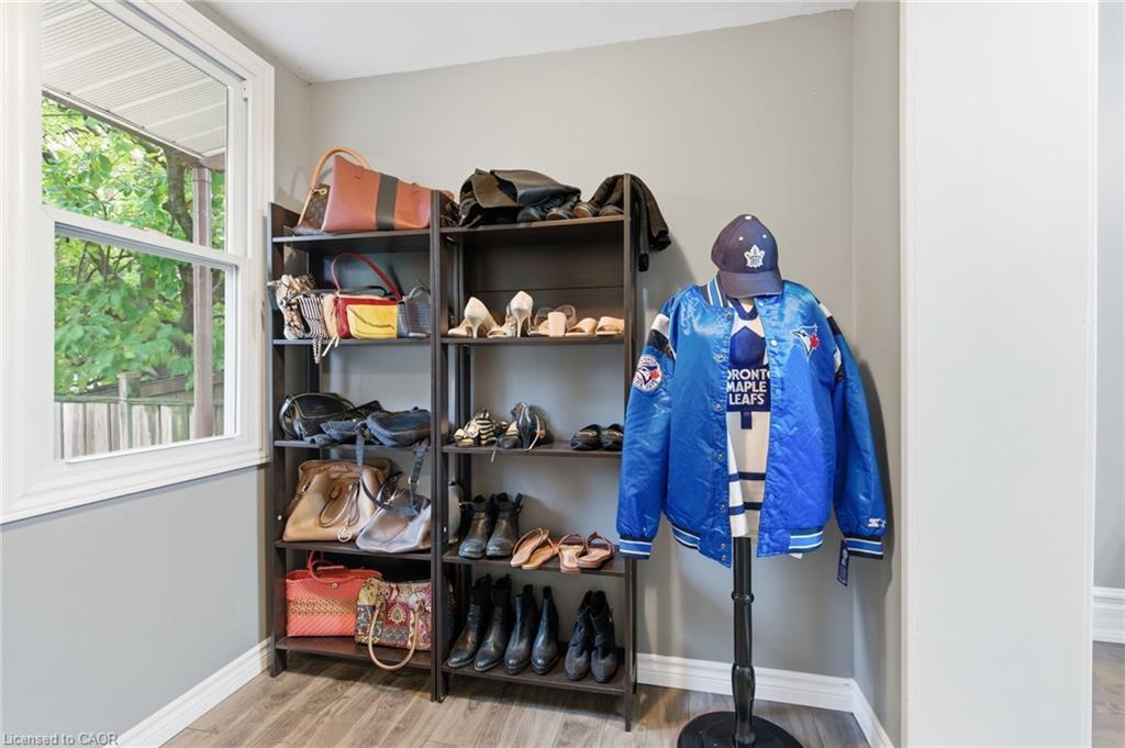 92 Huxley Avenue S, Hamilton, ON - Indoor